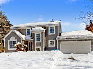 867 Moonlight Dr, Woodbury, MN 55125