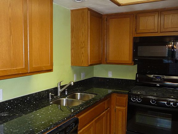 2nd image of 132 Greenmoor