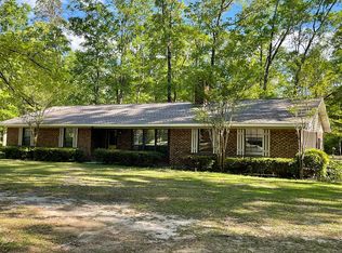 6320 Country Ln, Moss Point, MS 39562