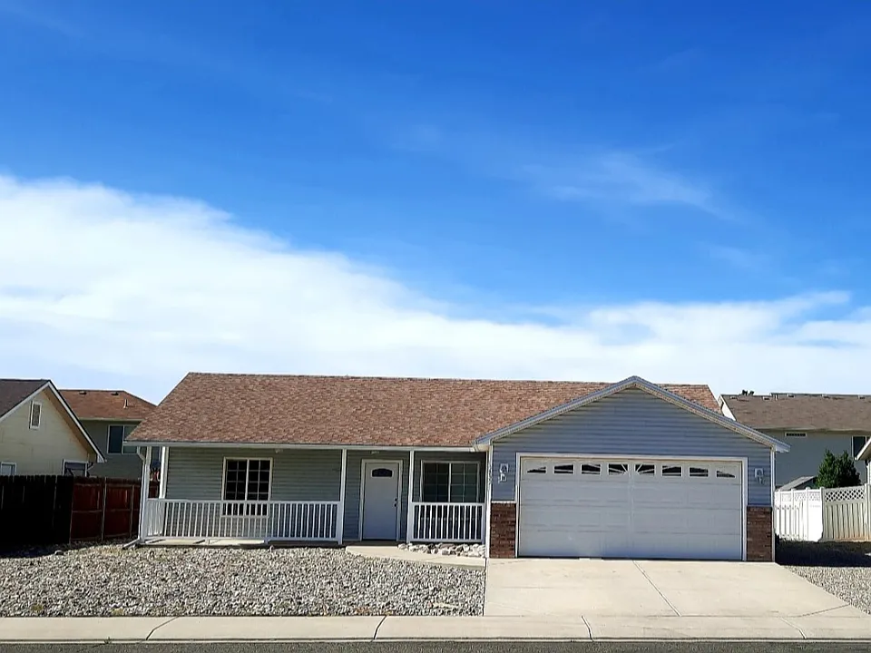 2832 Maverick Dr