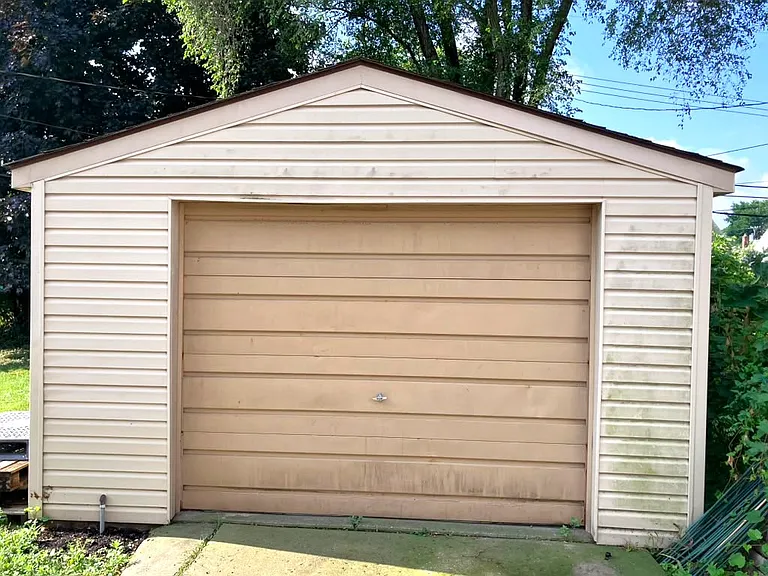 8072 Superior Ave — Photo 5
