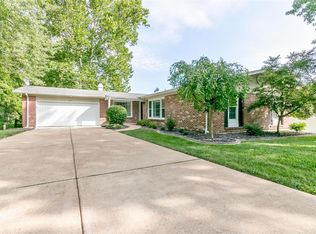 265 White Tree Ln, Ballwin, MO 63011