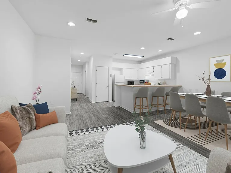 Madison Pointe — Photo 17