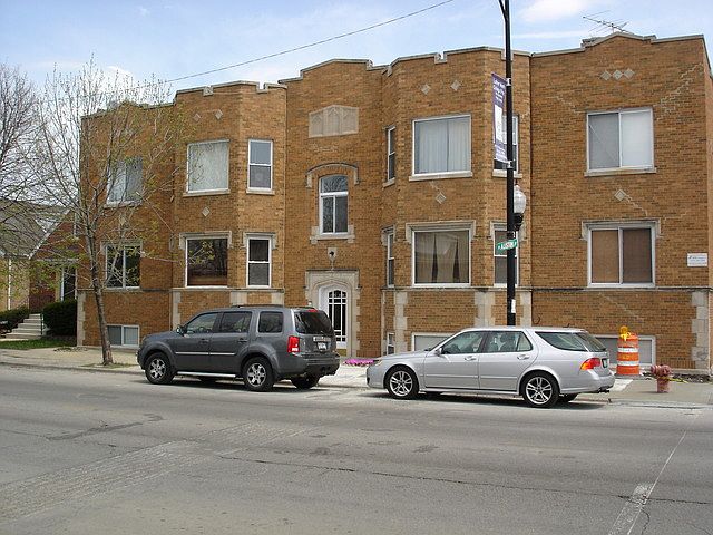 1st image of 4305 N Austin Ave #1N