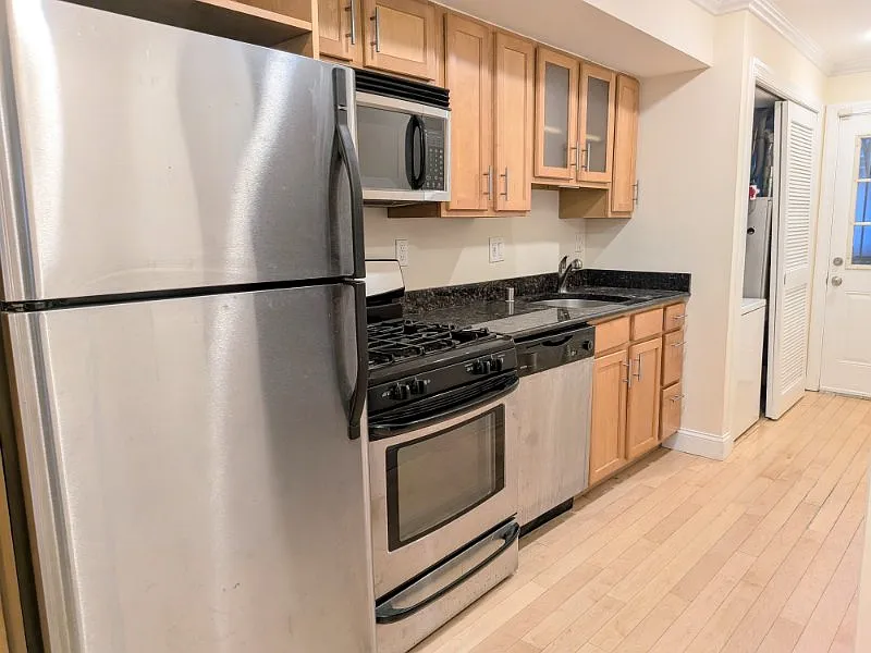 1 bed, 600 sqft, $1,700 — Photo 3