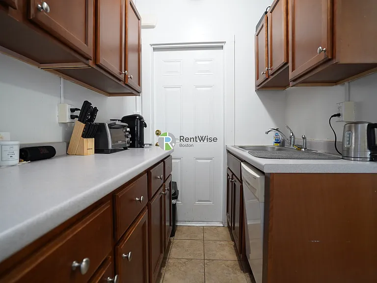 230 Walnut St #31B — Photo 12