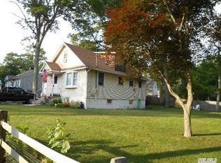 27 Jupiter Rd, Rocky Point, NY 11778