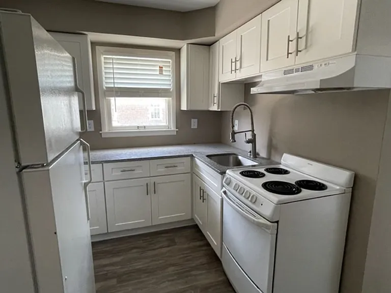 1407 Charleston Ave — Photo 8