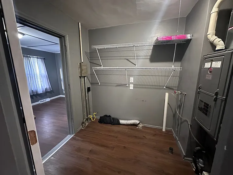 2415 Jerden Ave — Photo 12