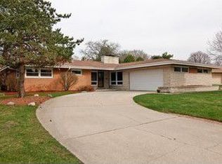 3833 School St, Downers Grove, IL 60515