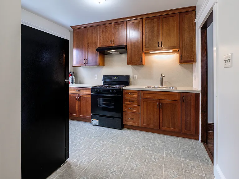 1604 Hamilton Ave — Photo 9