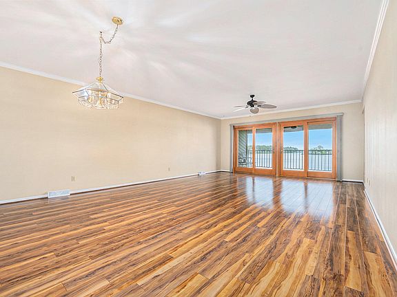 3rd image of 3 Hiawatha Cove Trl APT 11