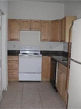 4th image of 309 NE 35th Ct