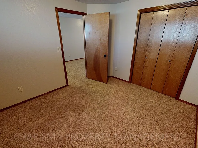 6606 E 45th St — Photo 32
