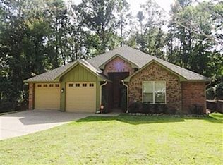 306 Woodway Ln, Longview, TX 75605