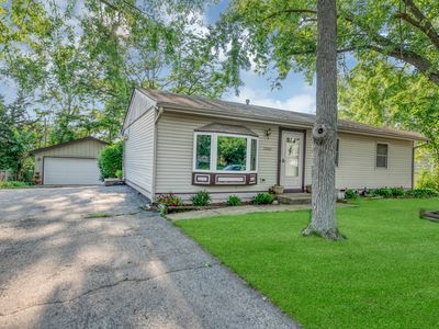 1060 Mark St, South Elgin, IL, 60177