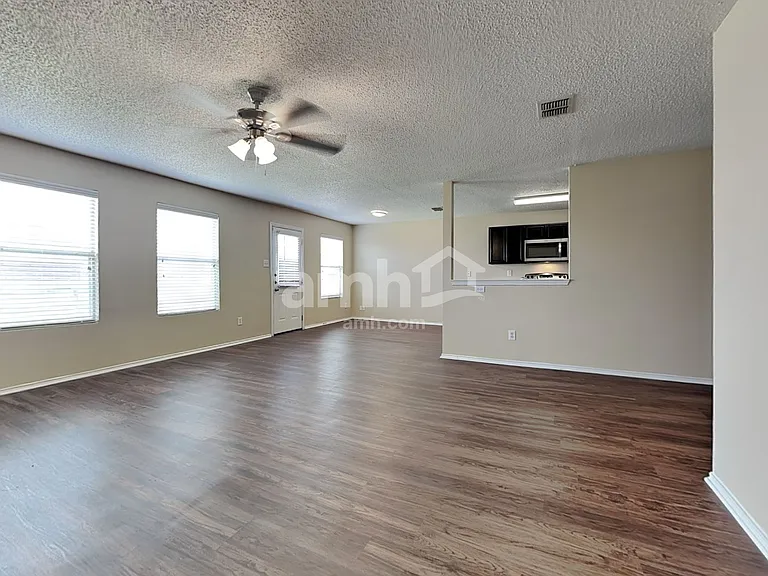 1430 Stewart Dr — Photo 8