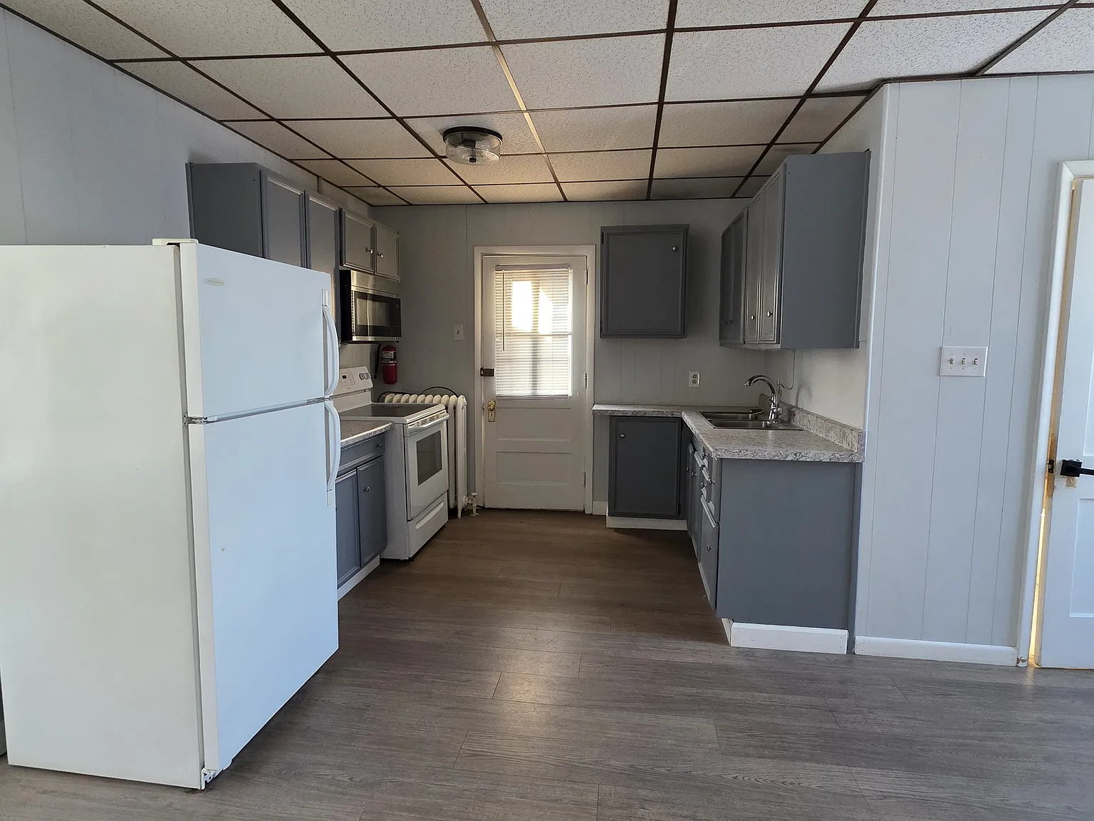 1 bed, 420 sqft, $1,400 — Photo 3