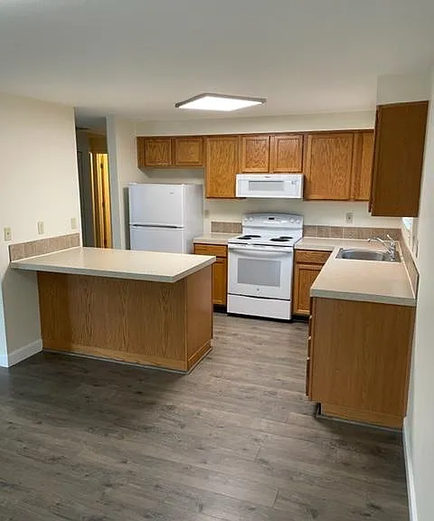 13229 Clairmont Way — Photo 5