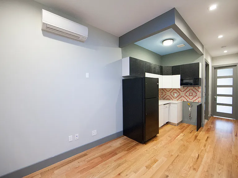 86 Suydam St #1L — Photo 12