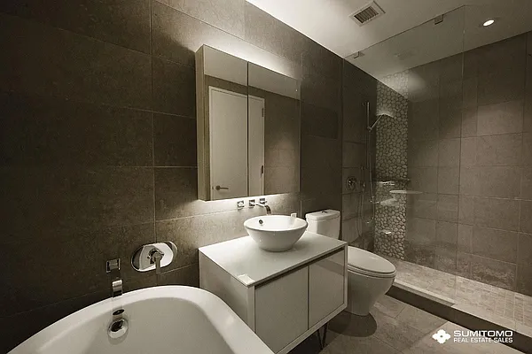 Rented by Sumitomo Real Estate Sales | media 10