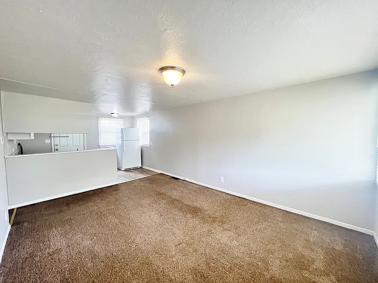 811 E Lake Ave — Photo 13