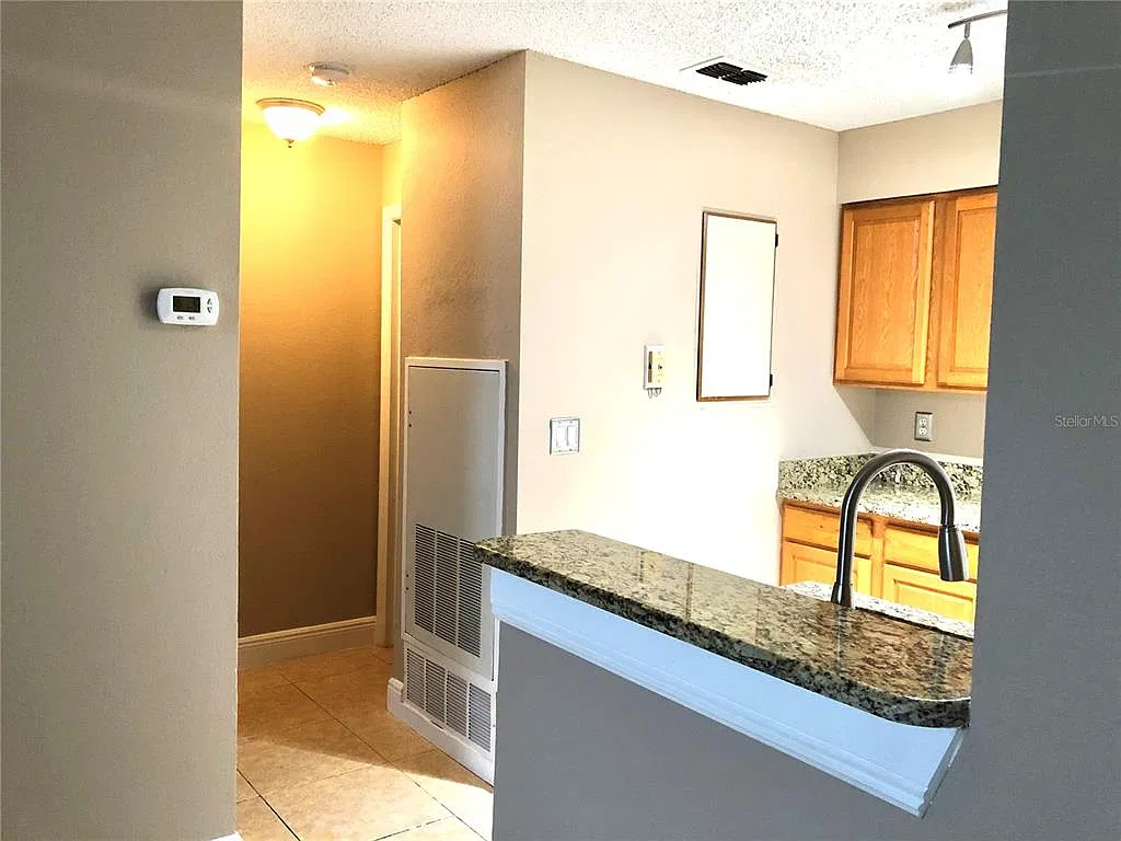1 bed, 1.0 bath, 627 sqft, $1,300 — Photo 4