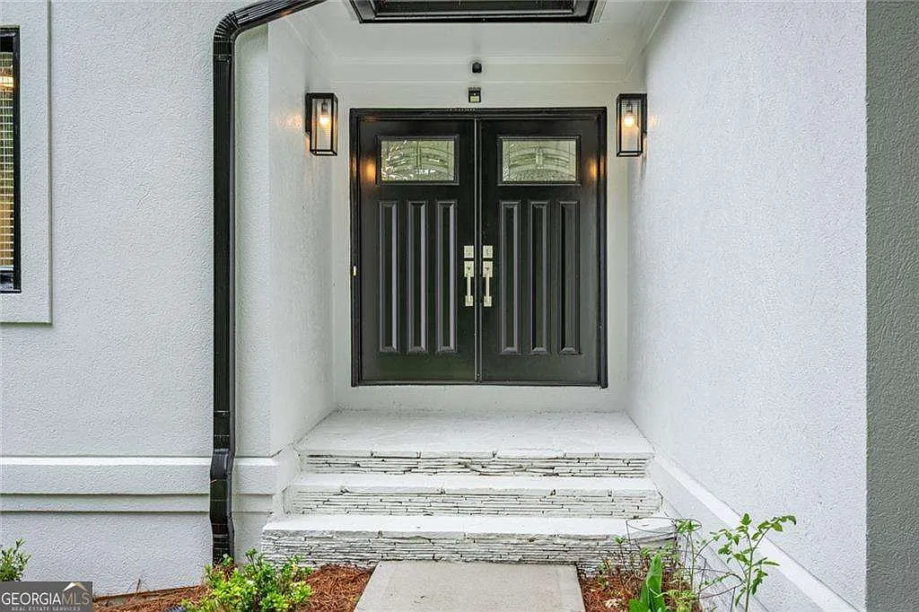 4 bed, 2.5 bath, 2010 sqft, $4,300 — Photo 3