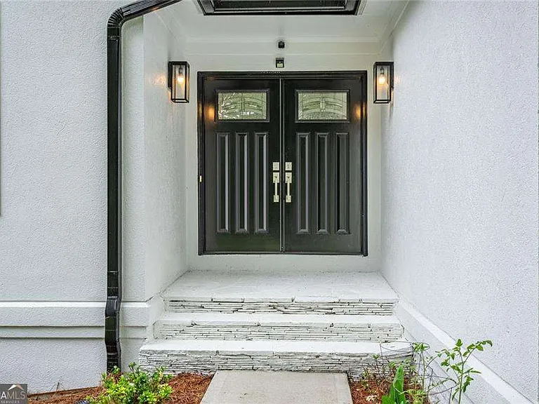 3924 Ashford Dunwoody Rd NE — Photo 3
