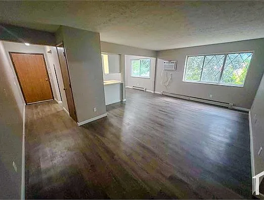 904 E Sturgis St #8 — Photo 1