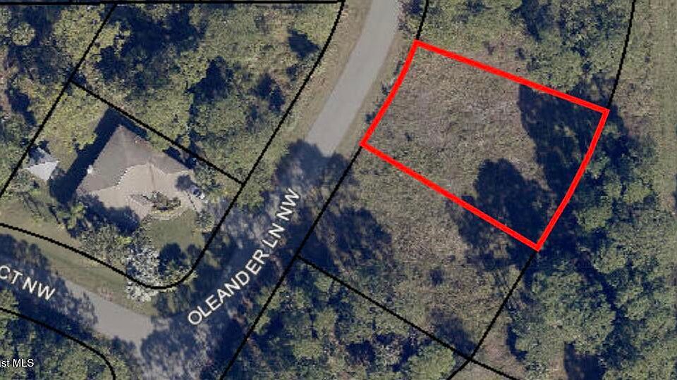 1st image of 581 Oleander Ln NW