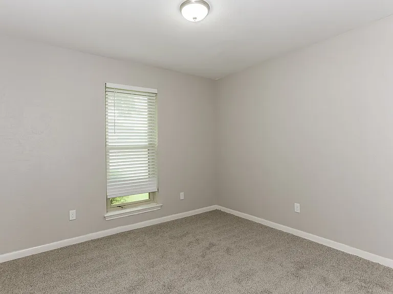 410 W Jefferson St — Photo 14