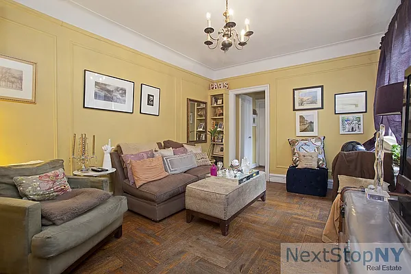 Sold by NextStopNY | media 4