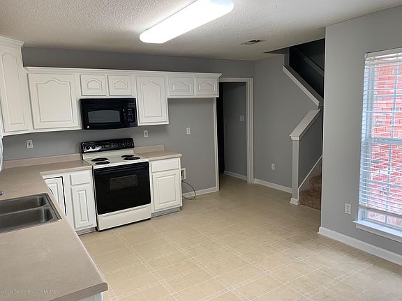 3rd image of 2859 Broadway Dr