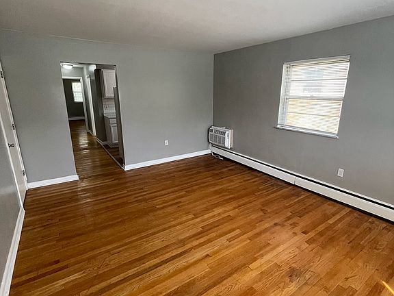 2nd image of 100 Clinton Springs Ave #4