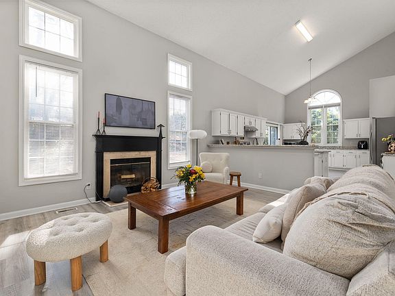 3rd image of 5308 Bentgrass Dr