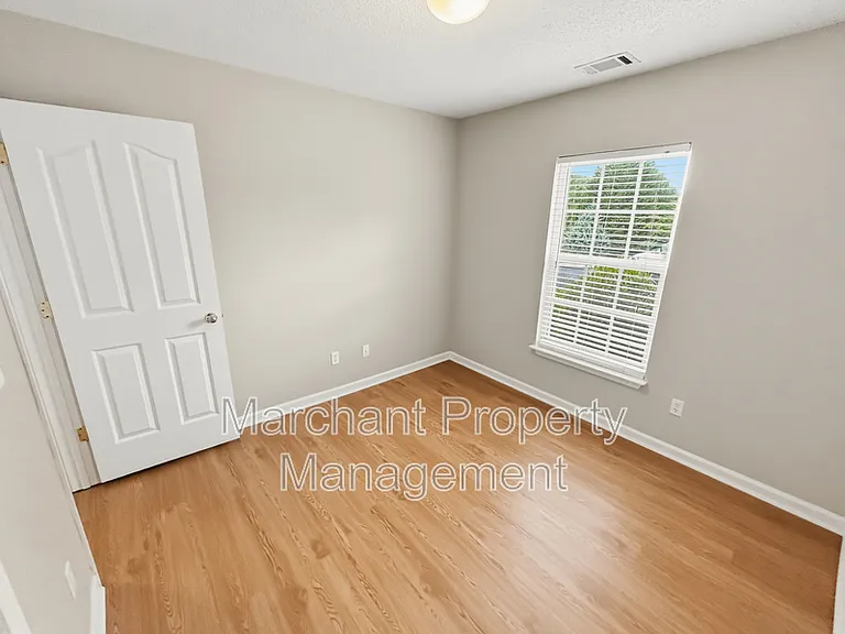 776 Waterbrook Ln — Photo 38