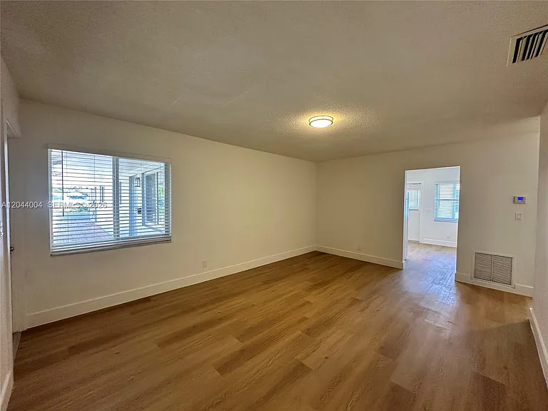 3700 NE 22nd Ave #4 — Photo 2