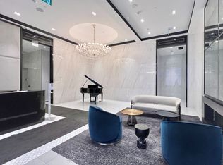 8 Wellesley St W #5215, Toronto, ON M4Y 0J5