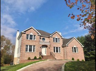 59 Station Rd, Morganville, NJ 07751