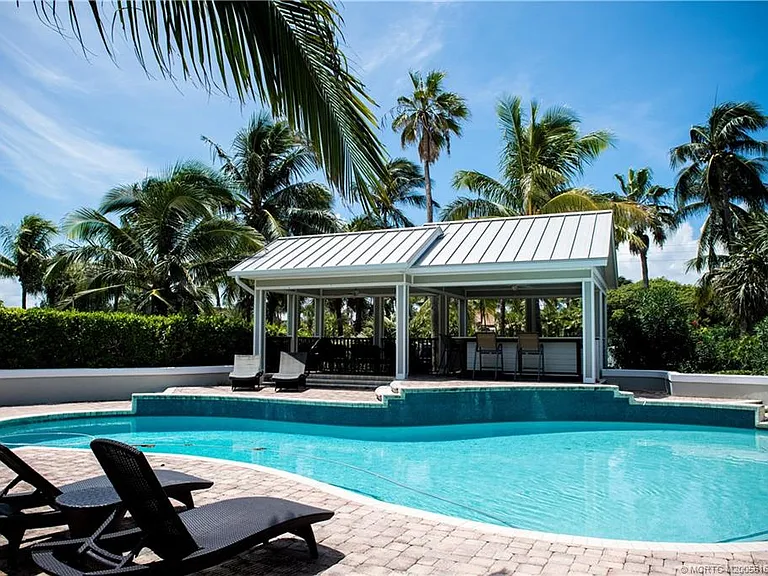 1871 NE Ocean Blvd #UPPER GUEST HOUSE — Photo 17