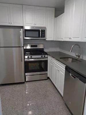 Rented by Metropolitan Equities | media 22