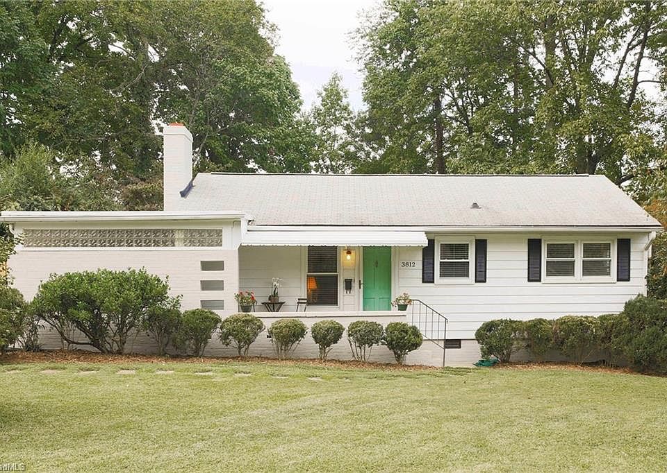 1st image of 3812 Manor Dr