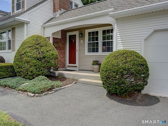 2nd image of 8 Circle Drive