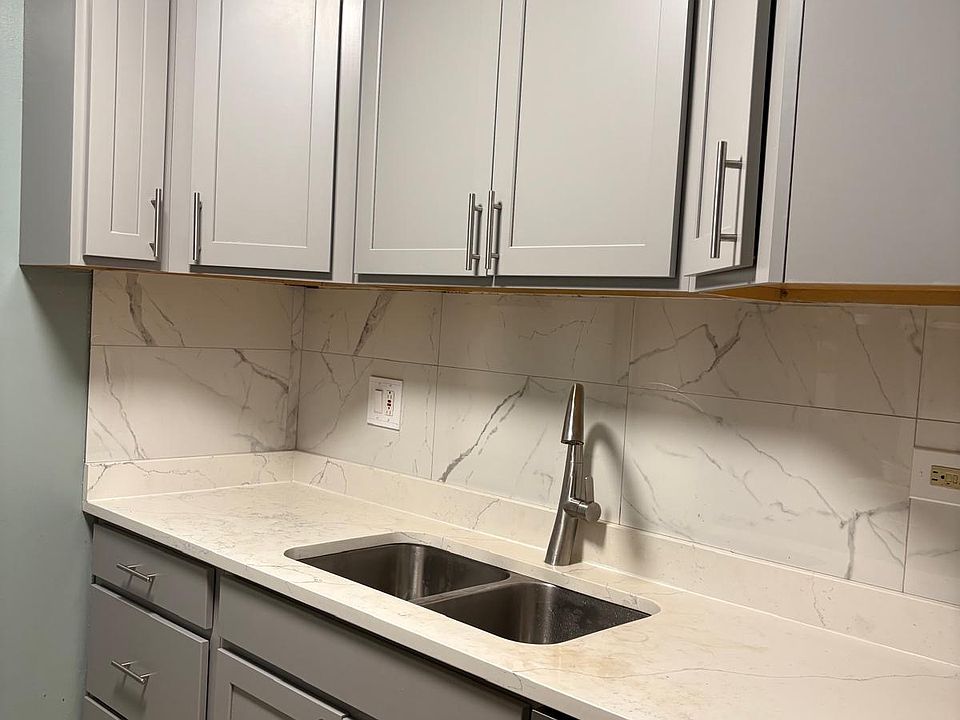 1st image of 1075 Knoll Ln APT 101