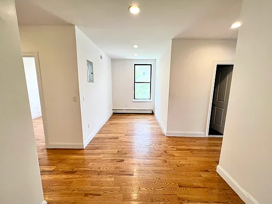 Rented by EastMount Realty LLC | media 3