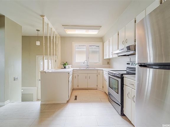 5th image of 1014 Hopkins CRESCENT