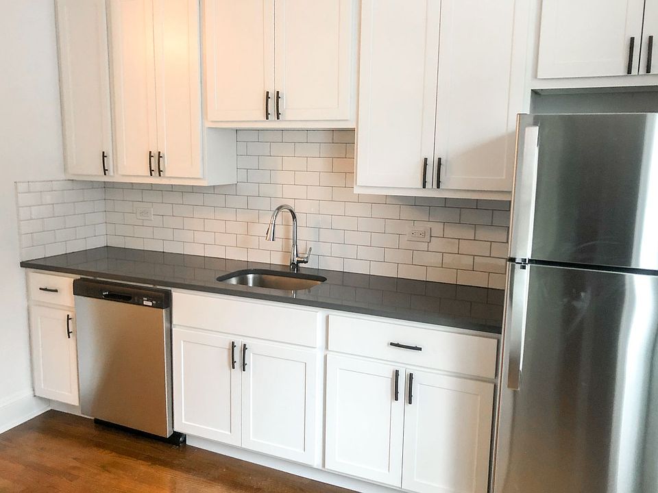 1st image of 4049 N Francisco Ave #B