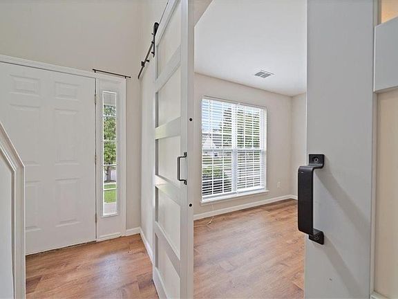 4th image of 5745 Village Loop