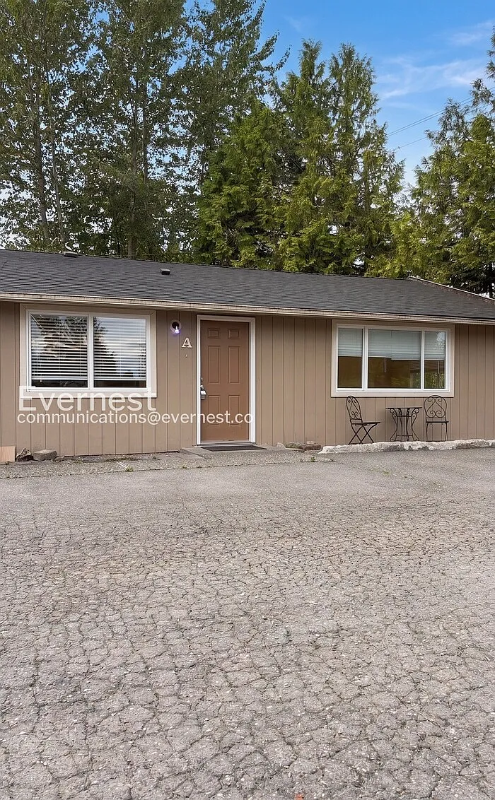 2 bed, 1.0 bath, 720 sqft, $2,100 — Photo 1